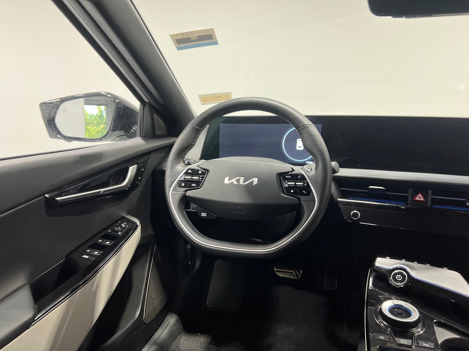 Thumbnail: 2024 Kia EV6 - 4