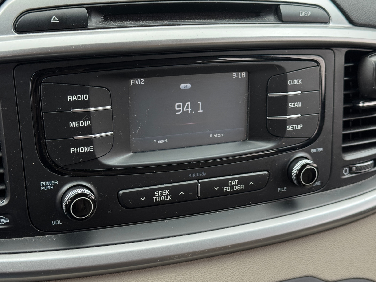 Thumbnail: 2017 Kia Sorento - 4