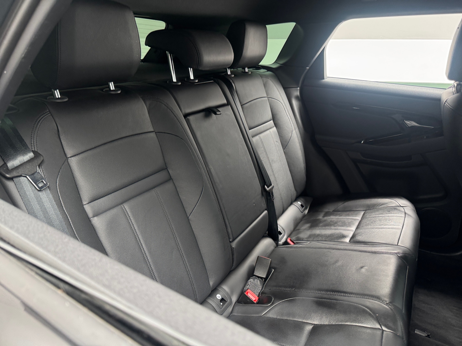 Thumbnail: 2024 Land Rover Range Rover Evoque - 6