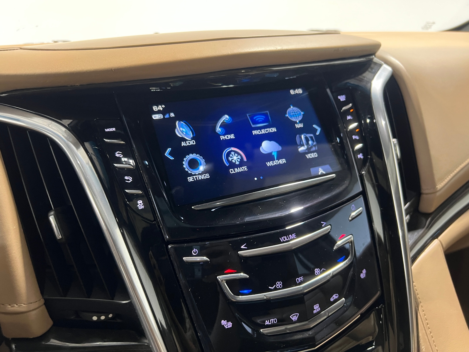 Thumbnail: 2018 Cadillac Escalade - 3