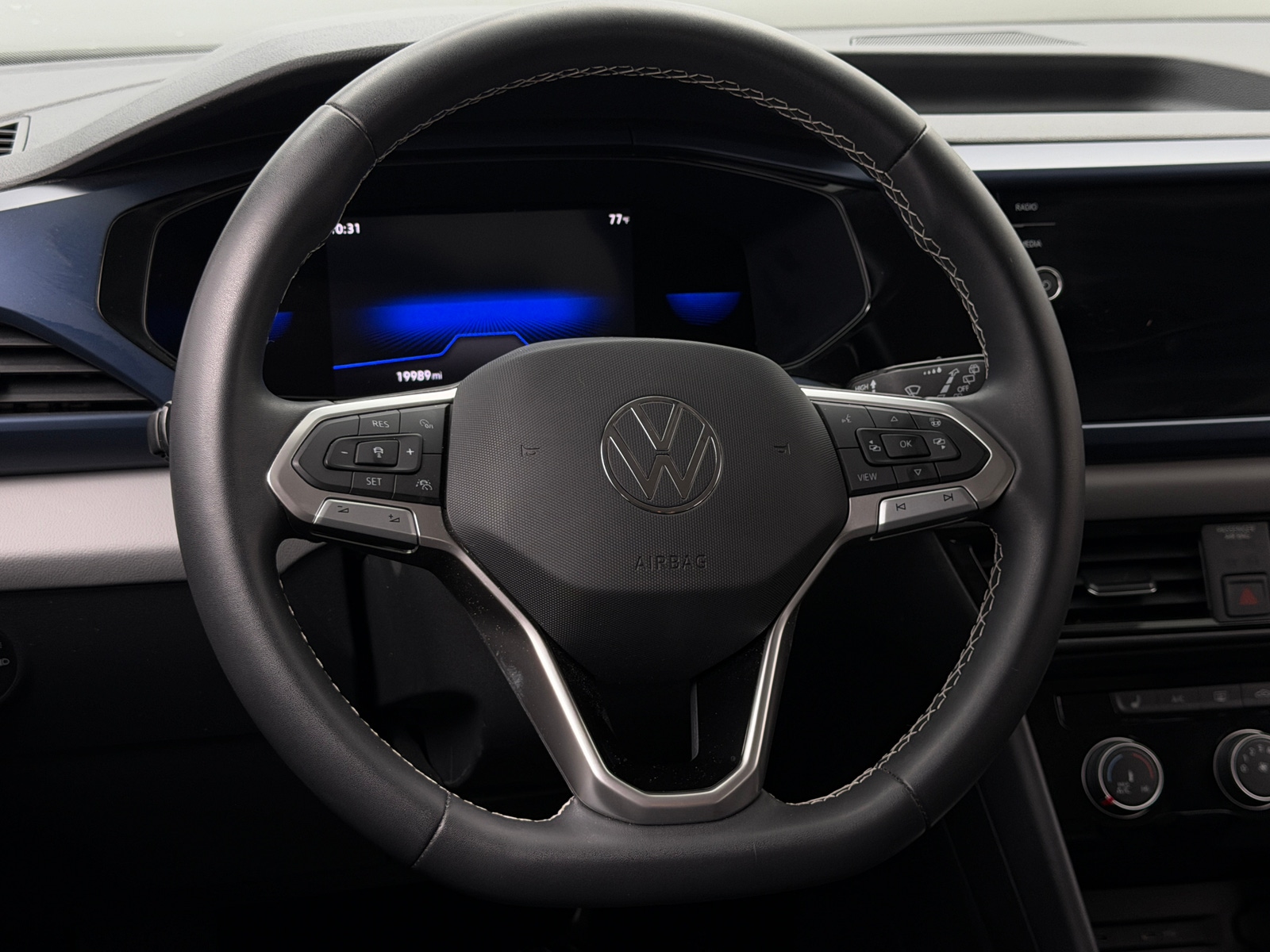 Thumbnail: 2023 Volkswagen Taos - 4