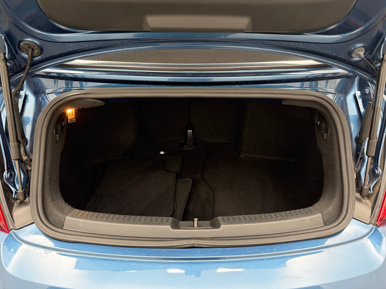 Thumbnail: 2017 Volkswagen Beetle - 6