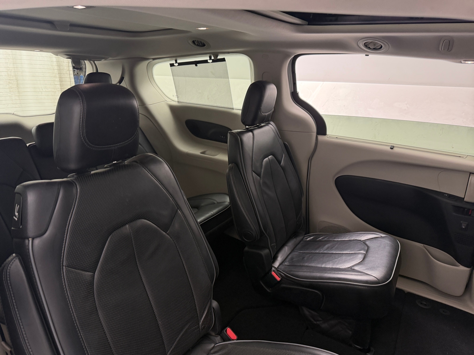 Thumbnail: 2018 Chrysler Pacifica - 5