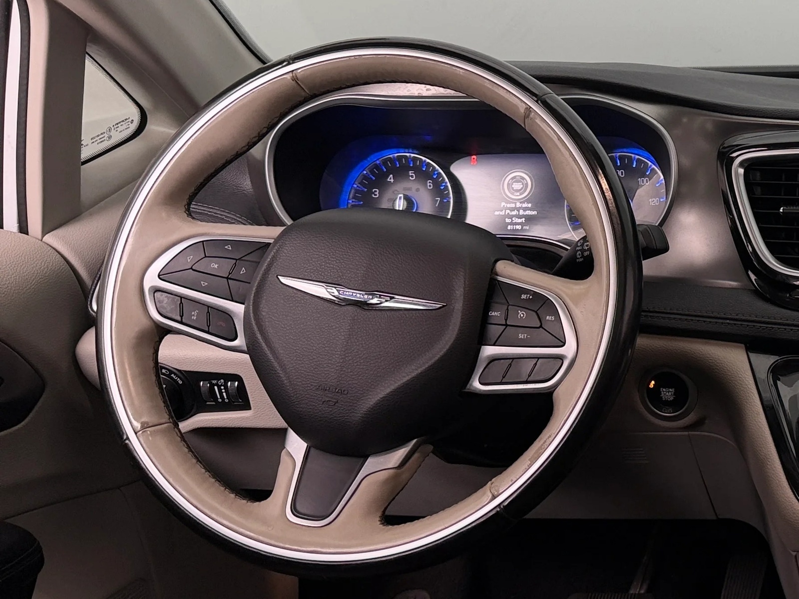 Thumbnail: 2018 Chrysler Pacifica - 4
