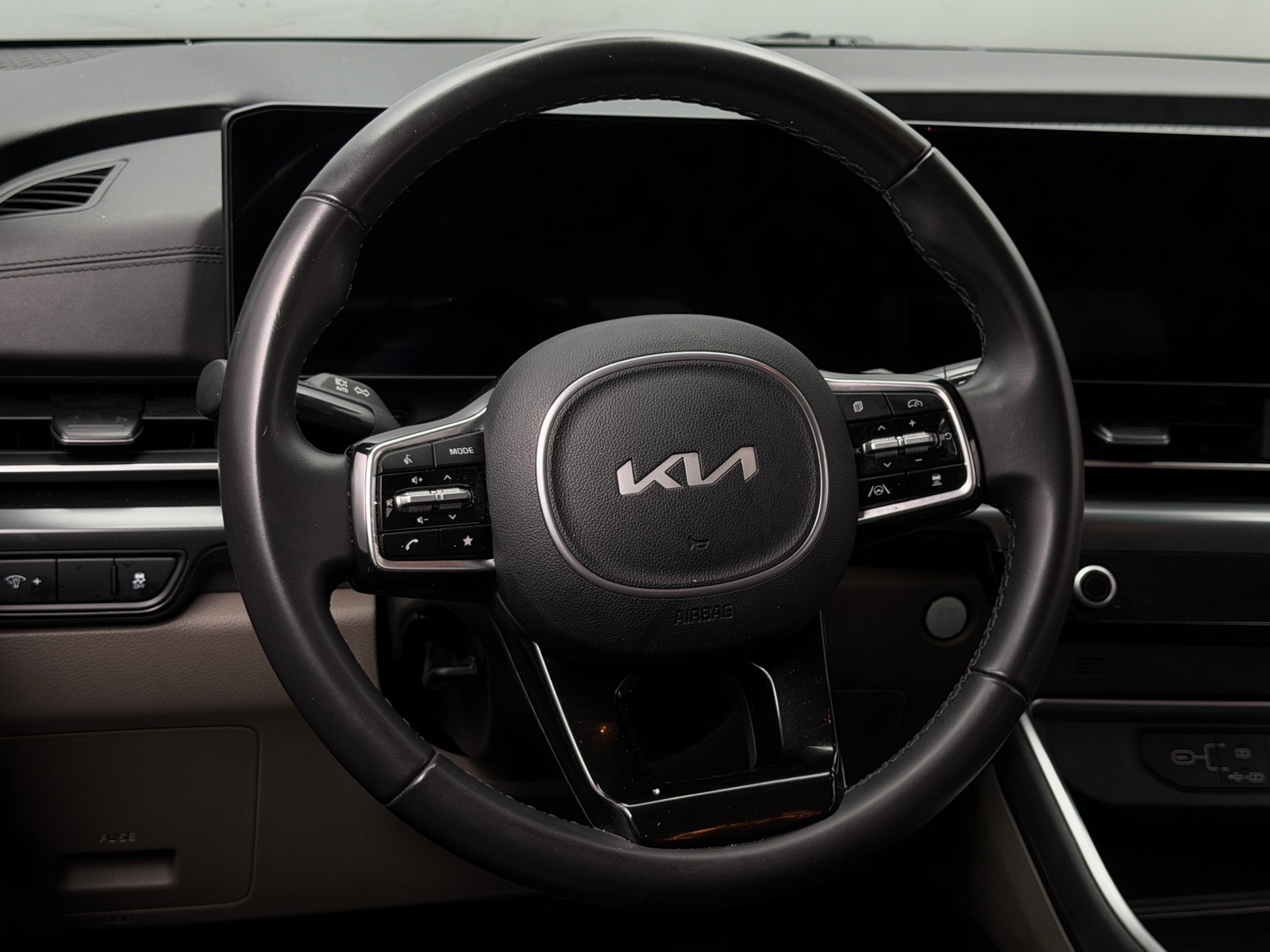 Thumbnail: 2025 Kia Carnival - 4