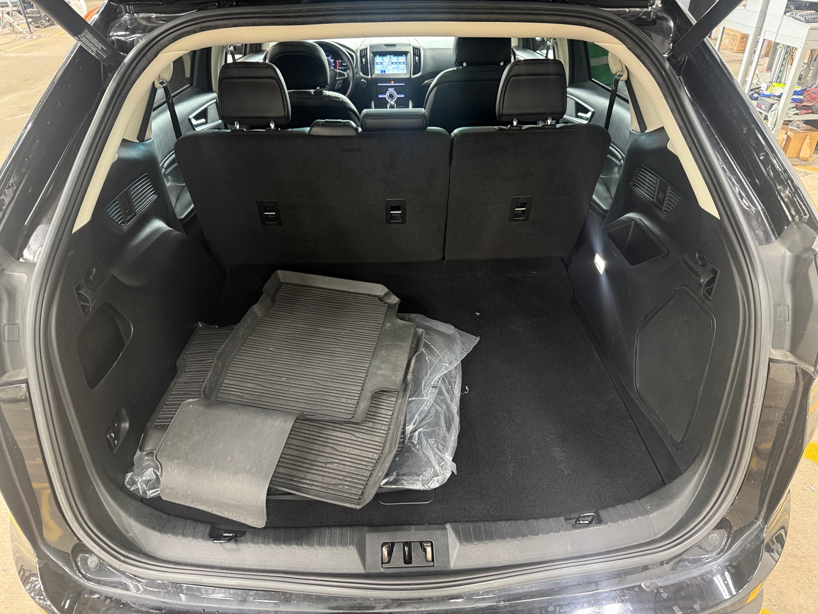 Thumbnail: 2018 Ford Edge - 6