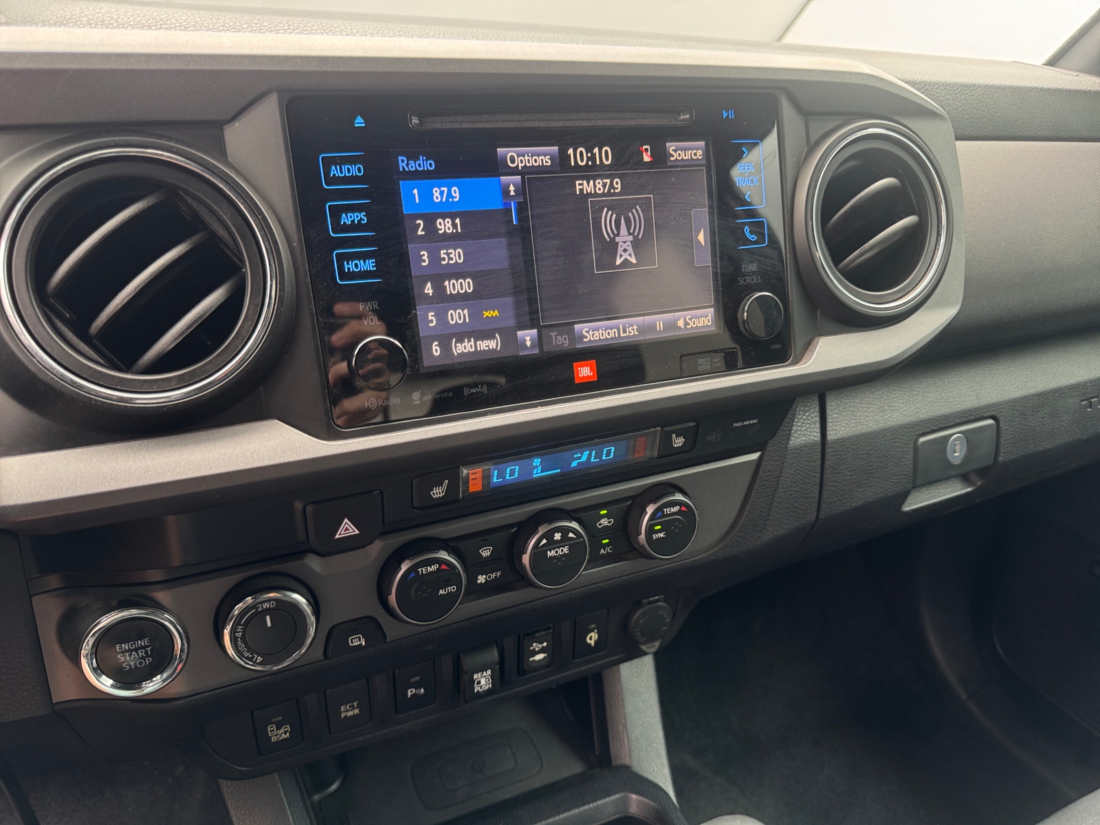 Thumbnail: 2019 Toyota Tacoma - 4