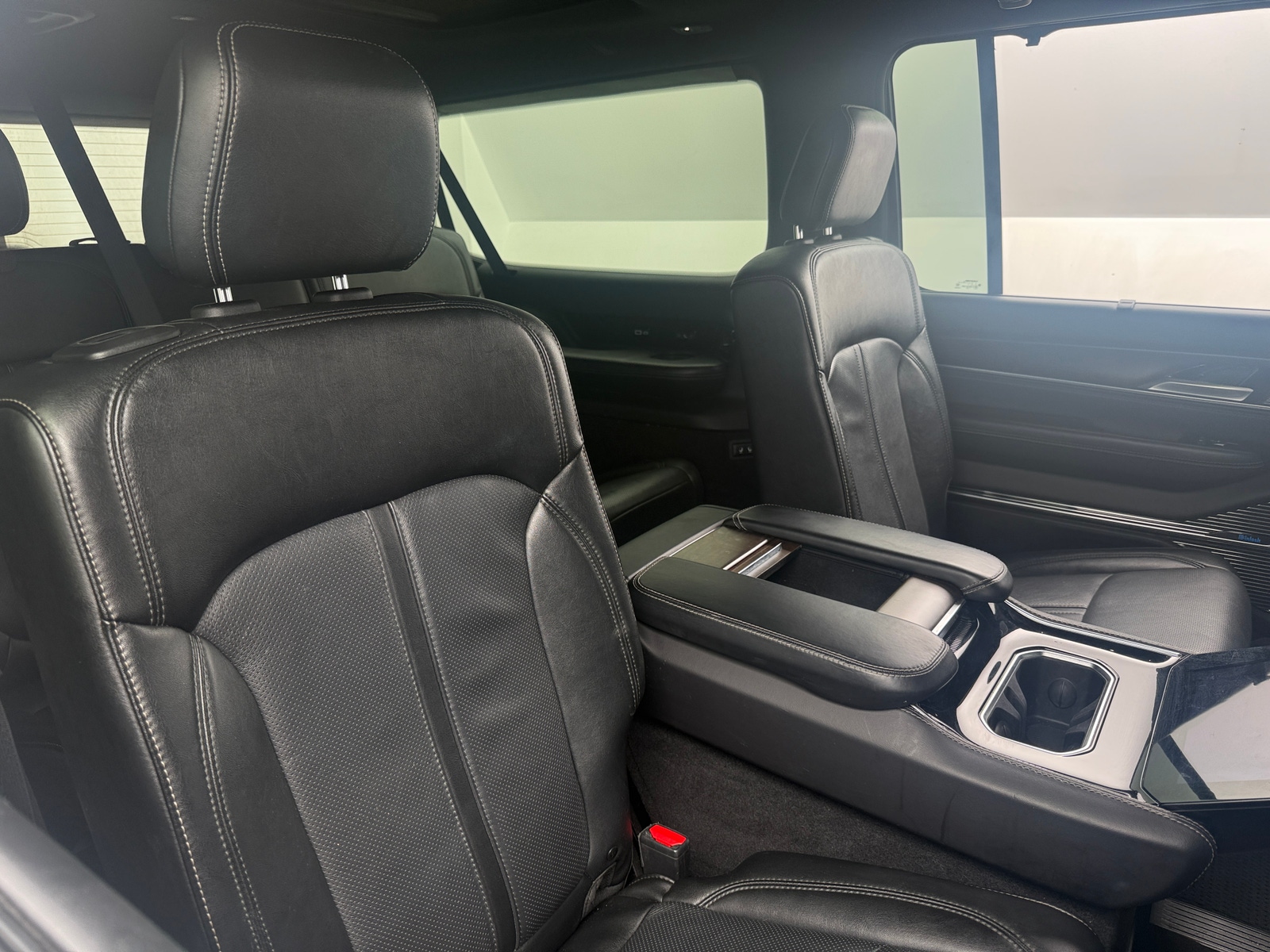 Thumbnail: 2024 Jeep Grand Wagoneer L - 5
