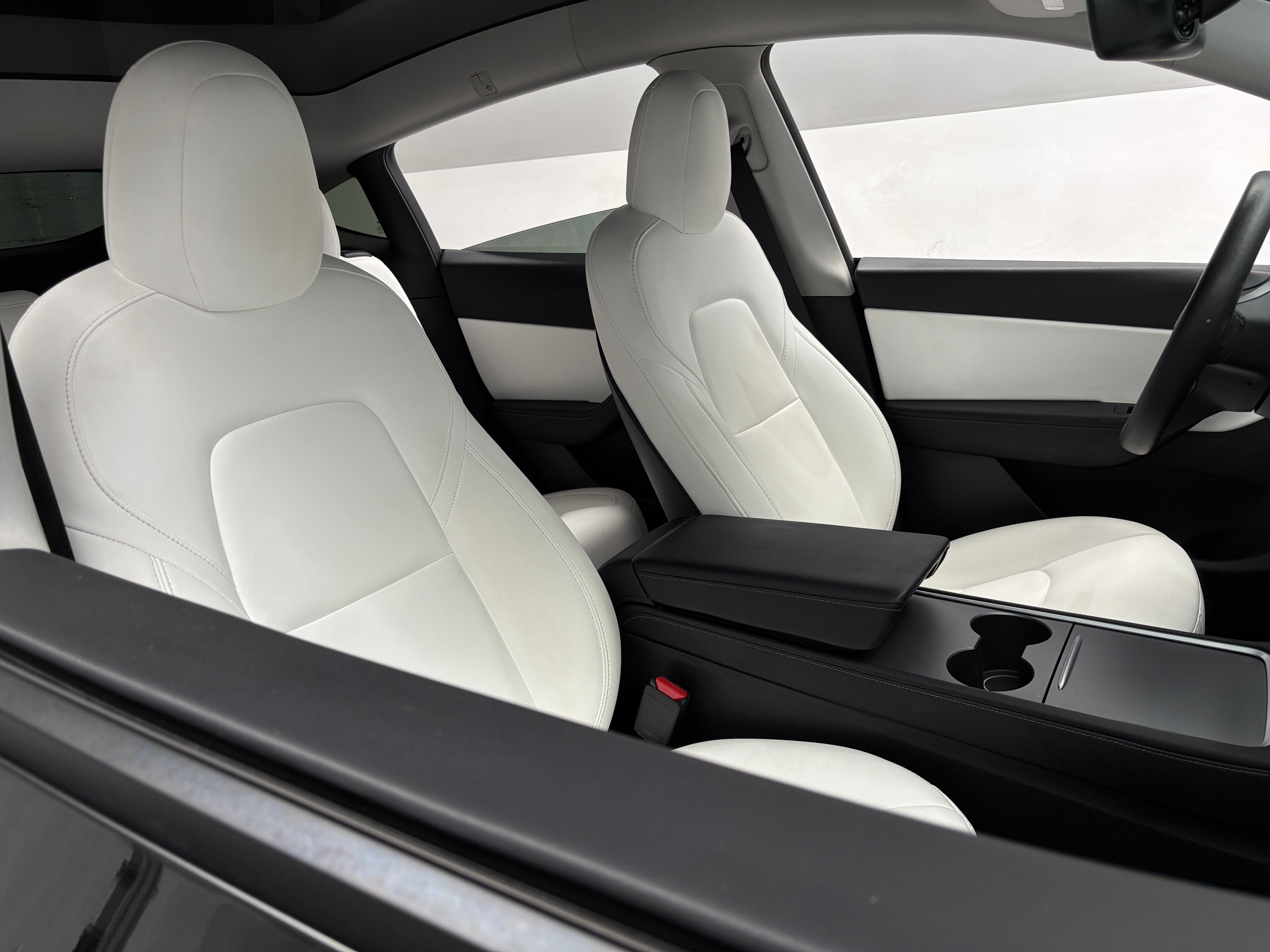 Used 2021 Tesla Model Y Standard Range with VIN 5YJYGDED9MF122090 for sale in Auburn, WA