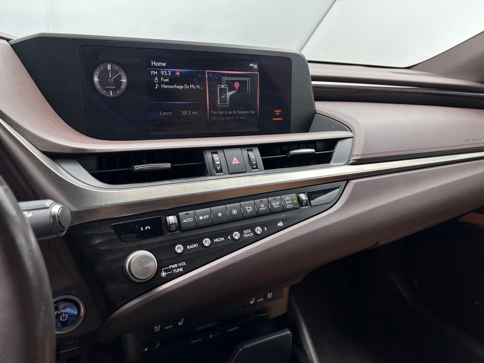 Thumbnail: 2021 Lexus ES - 4