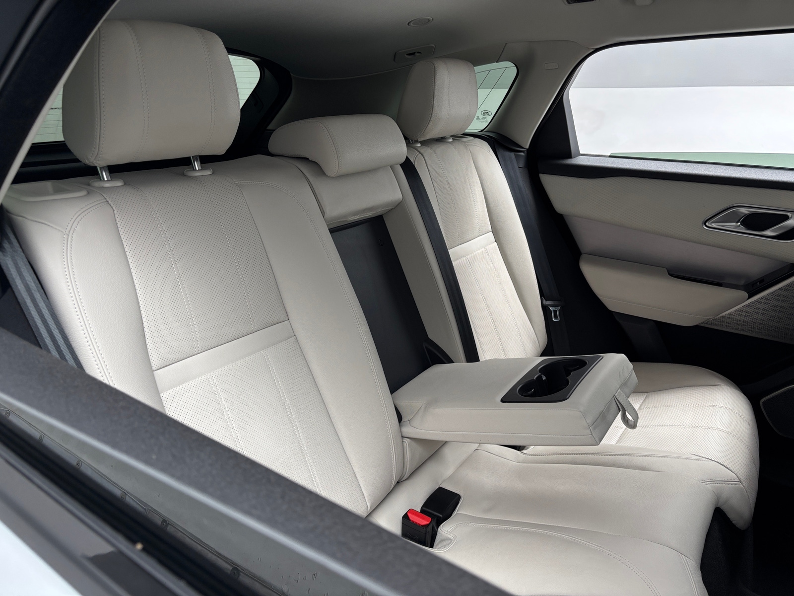 Thumbnail: 2021 Land Rover Range Rover Velar - 6