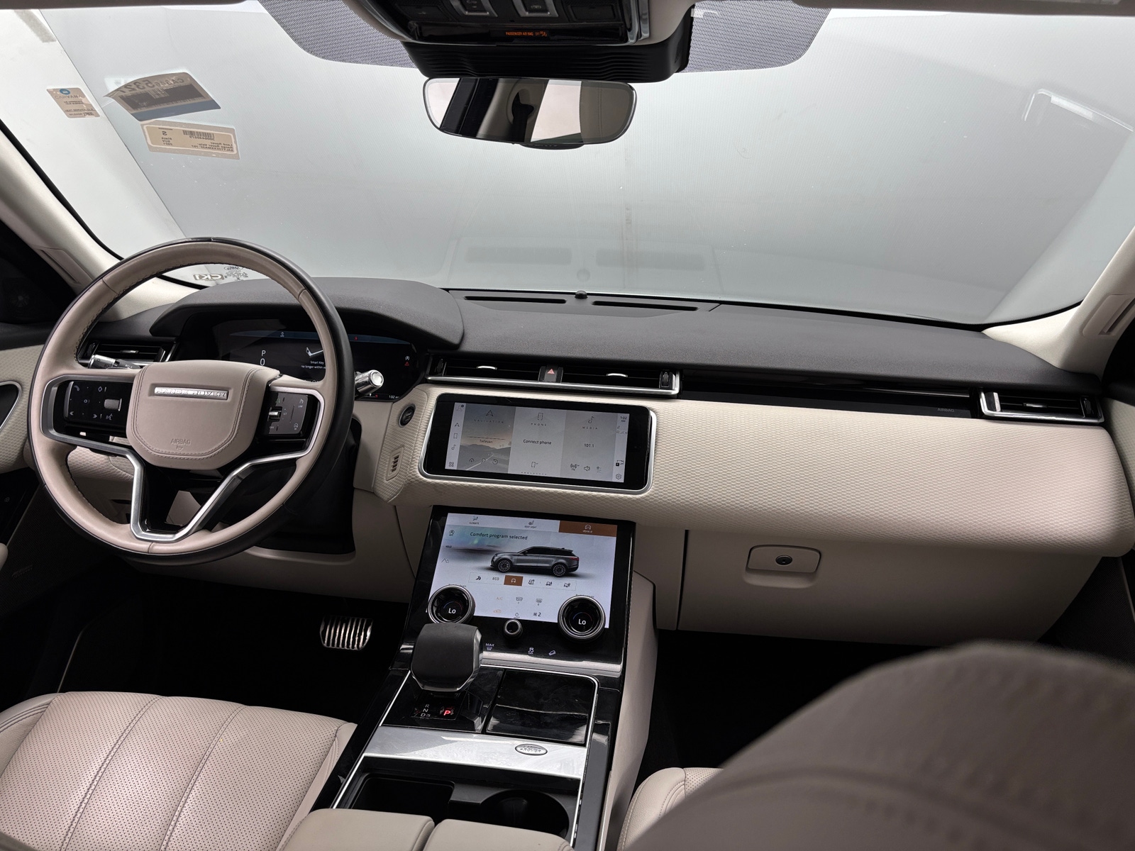 Thumbnail: 2021 Land Rover Range Rover Velar - 3