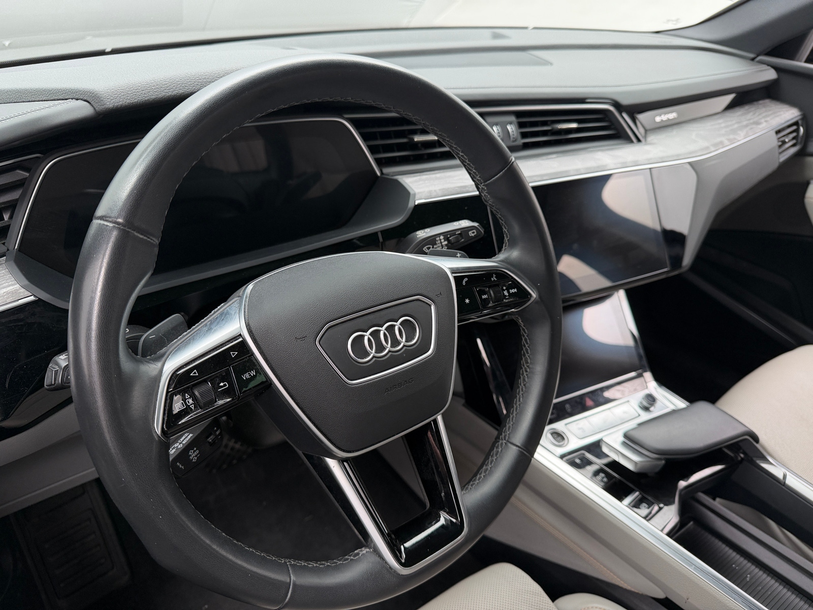 Thumbnail: 2023 Audi e-tron - 5
