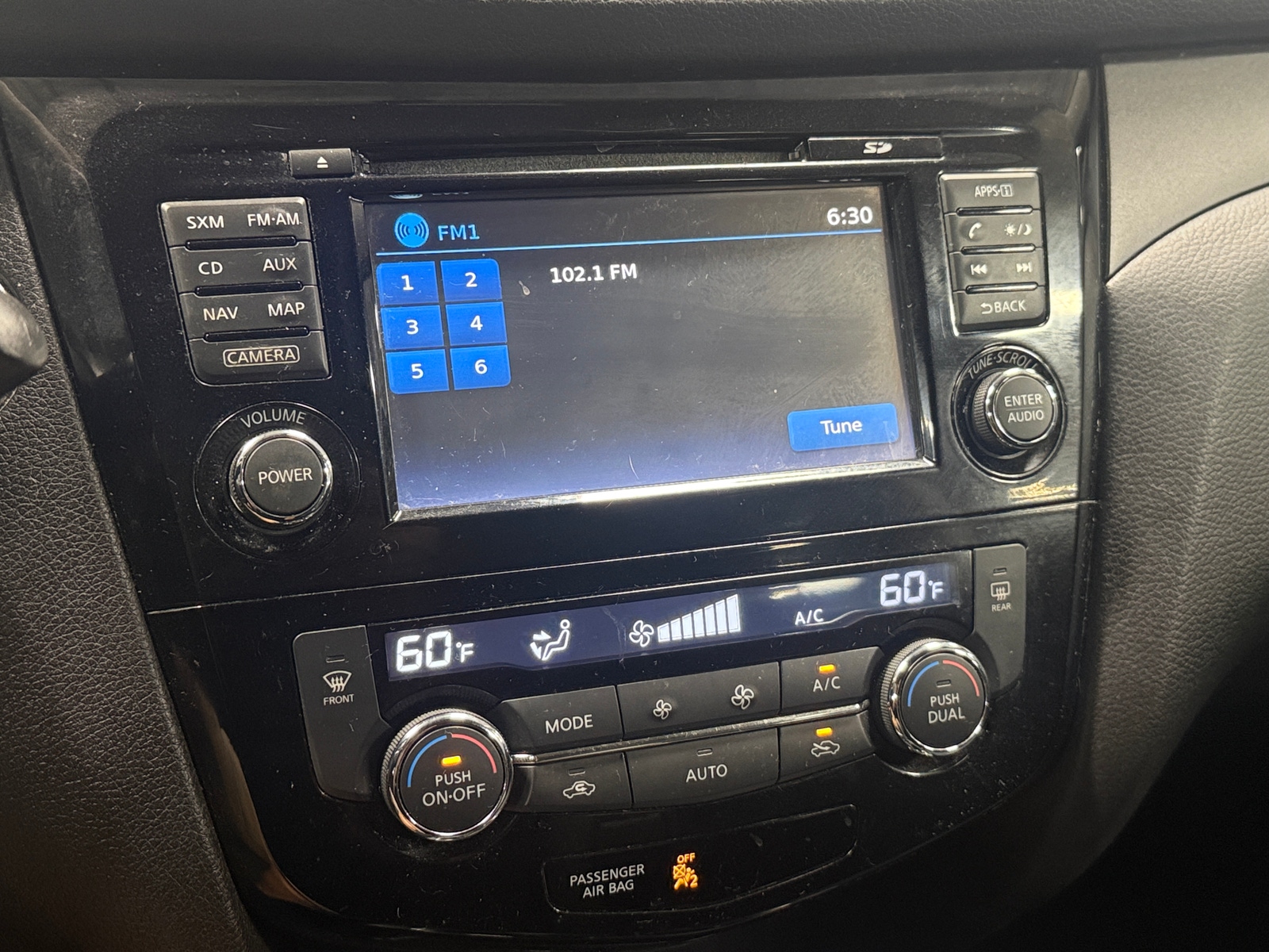 Thumbnail: 2015 Nissan Rogue - 4