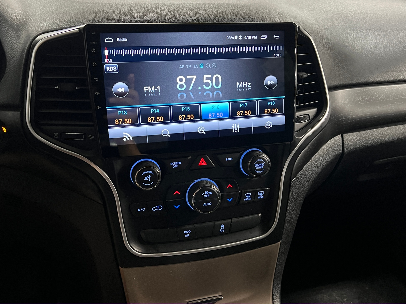 Thumbnail: 2015 Jeep Grand Cherokee - 4
