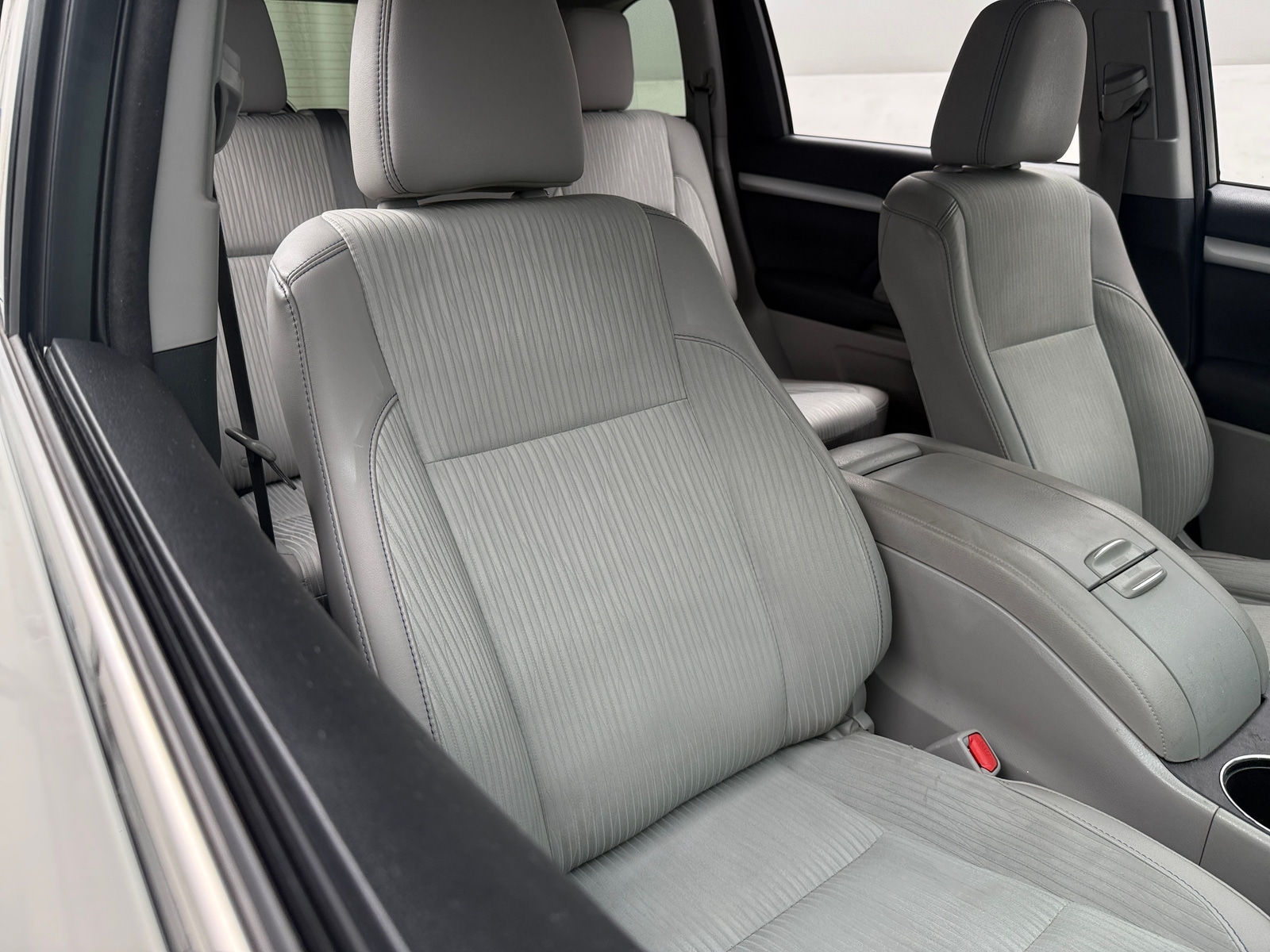 Thumbnail: 2016 Toyota Highlander - 2