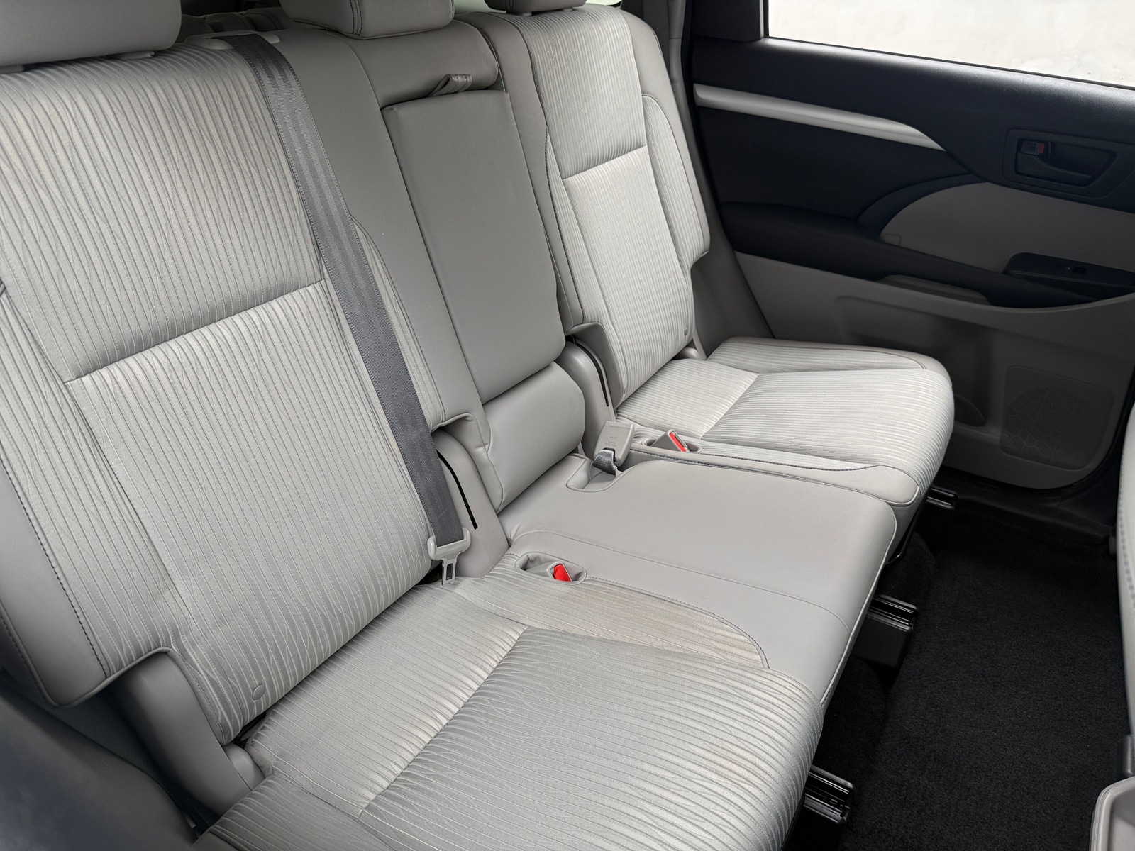 Thumbnail: 2016 Toyota Highlander - 6