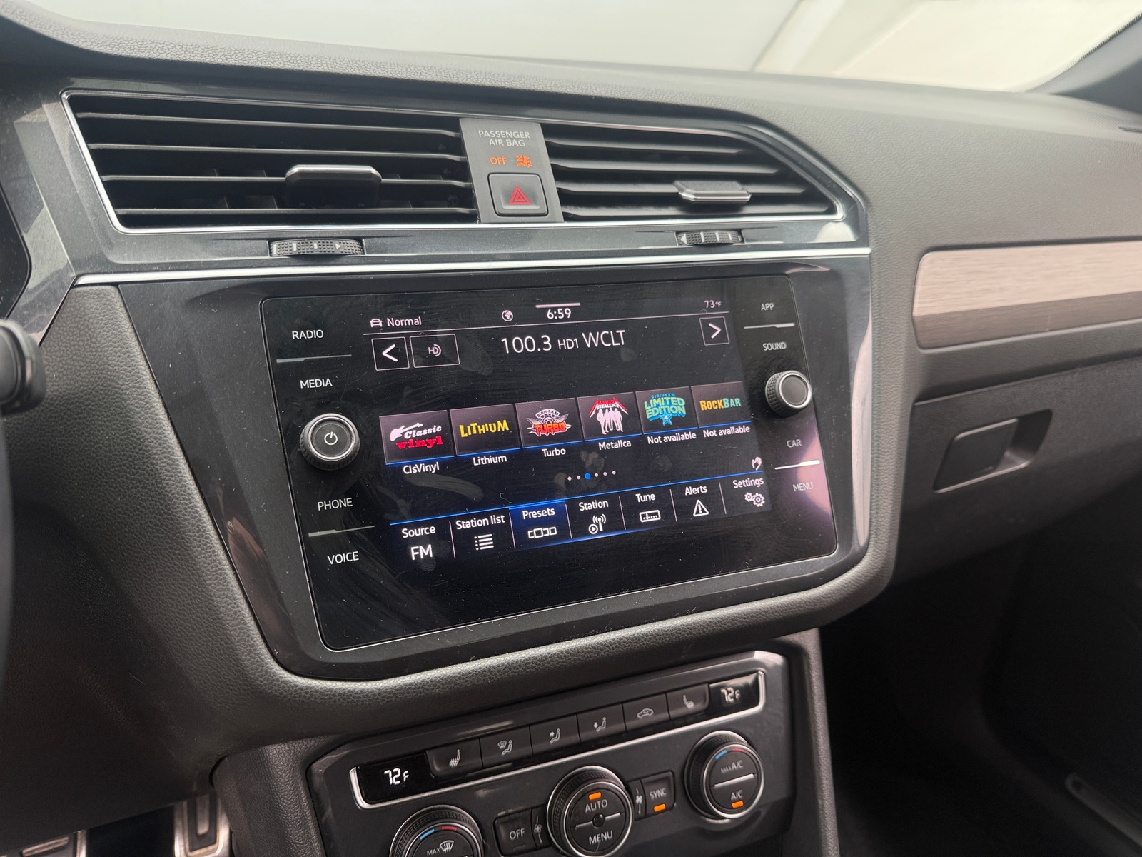 Thumbnail: 2021 Volkswagen Tiguan - 3