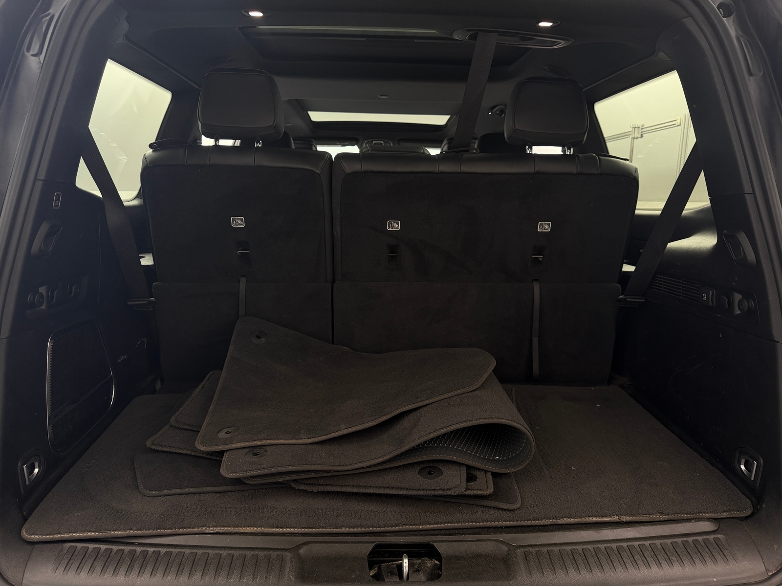 Thumbnail: 2022 Jeep Wagoneer - 6