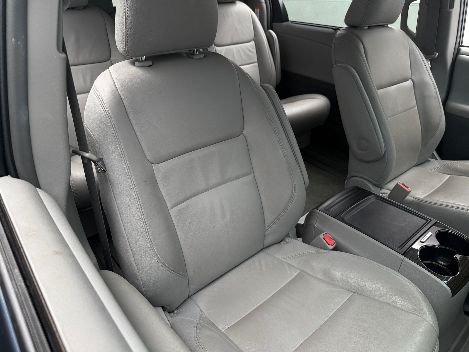 Thumbnail: 2017 Toyota Sienna - 2