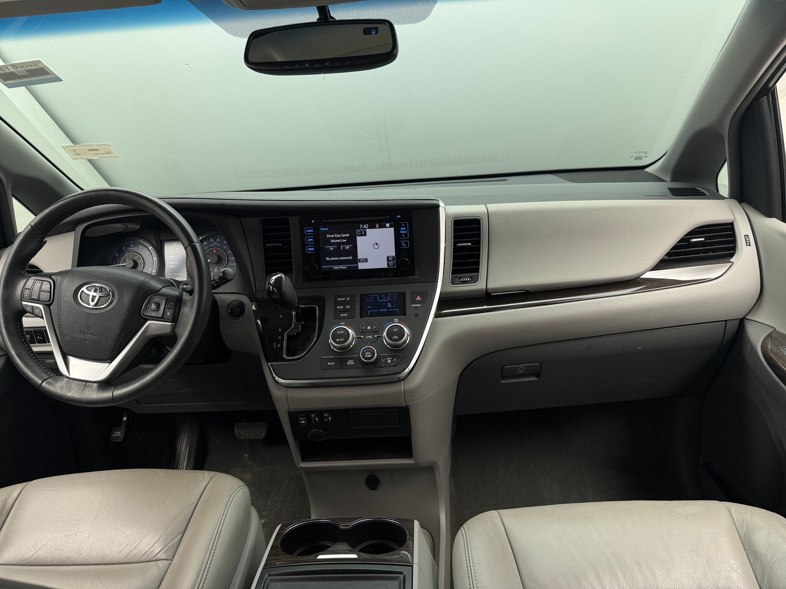 Thumbnail: 2017 Toyota Sienna - 3
