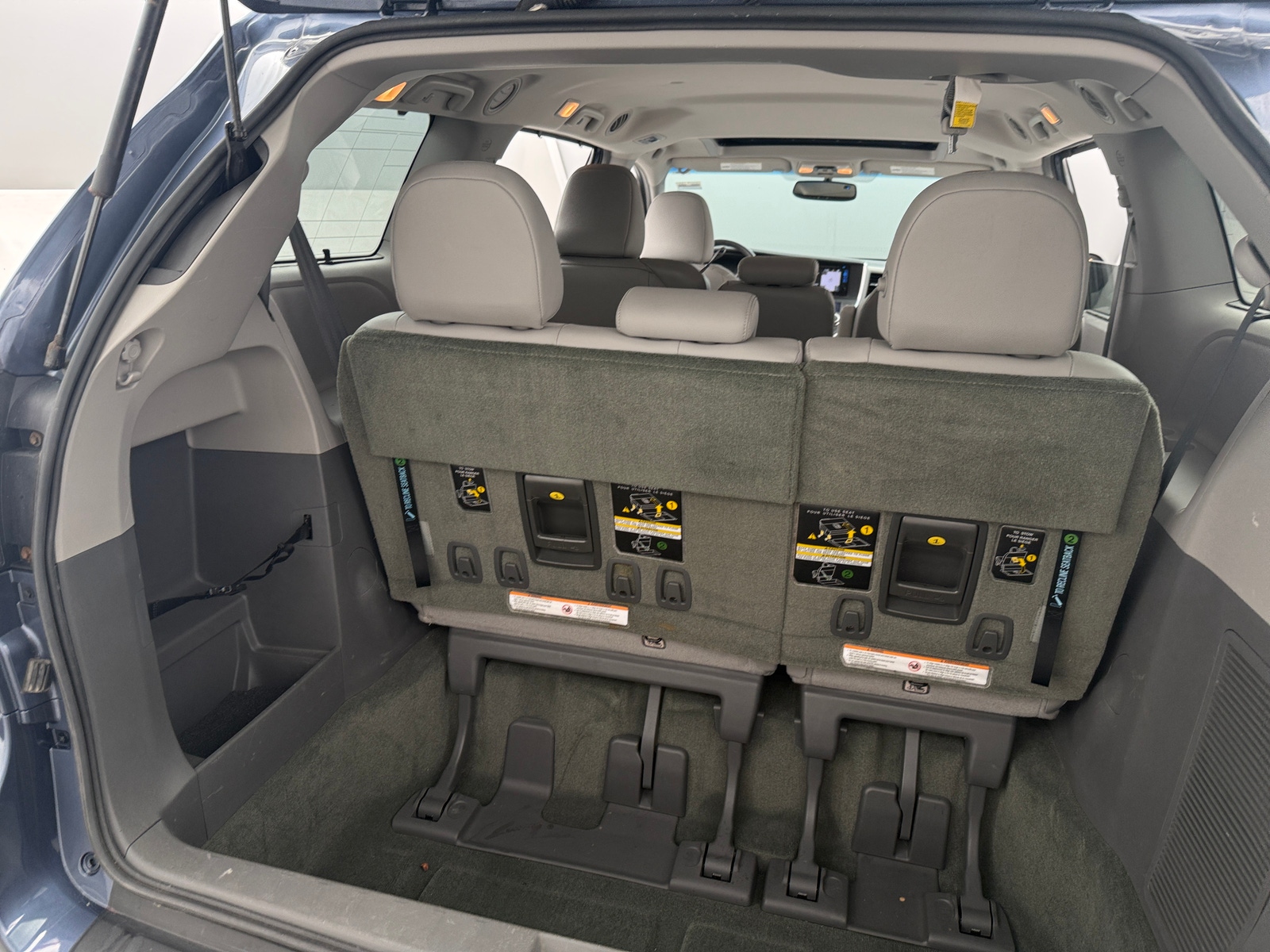 Thumbnail: 2017 Toyota Sienna - 7