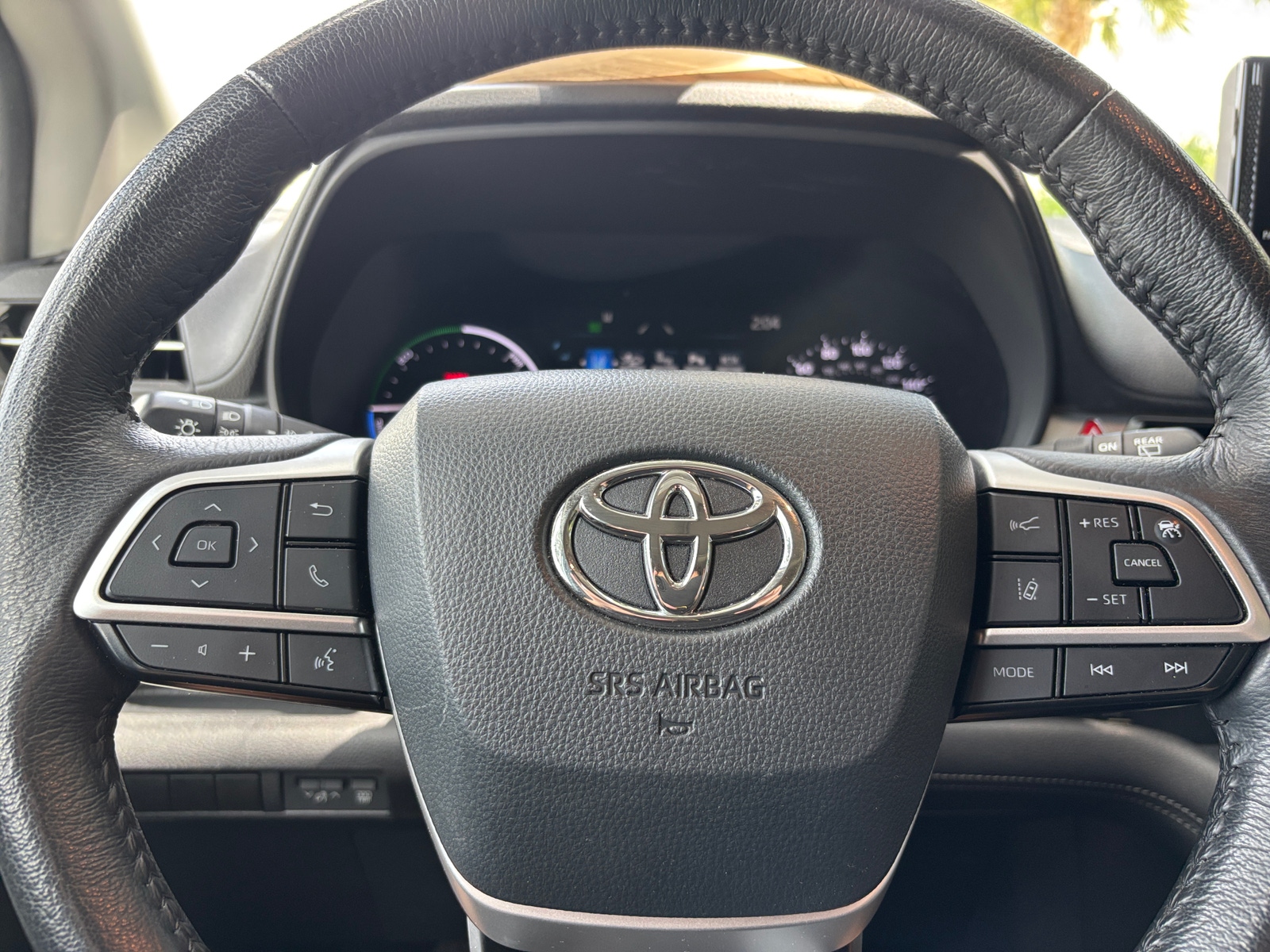 Thumbnail: 2025 Toyota Sienna - 4