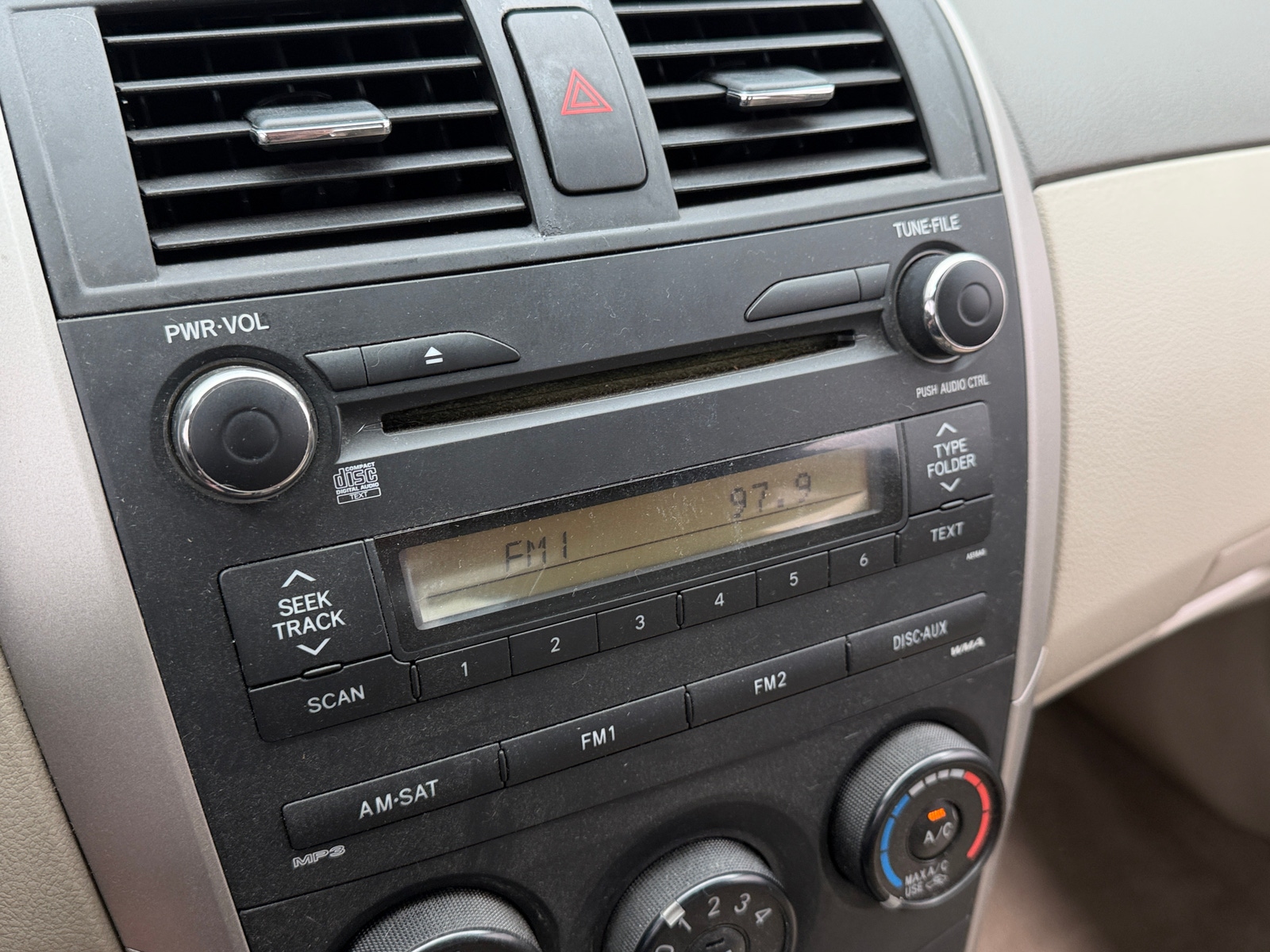 Thumbnail: 2010 Toyota Corolla - 4