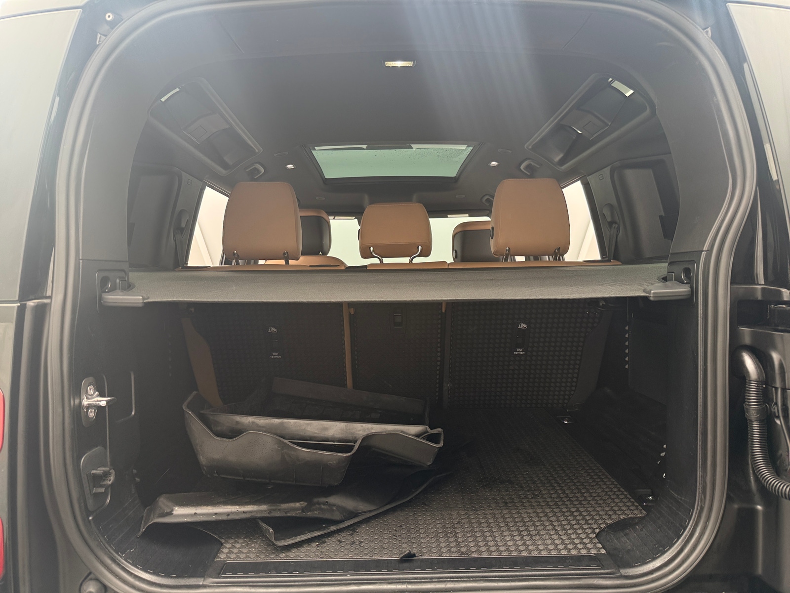 Thumbnail: 2025 Land Rover Defender - 6