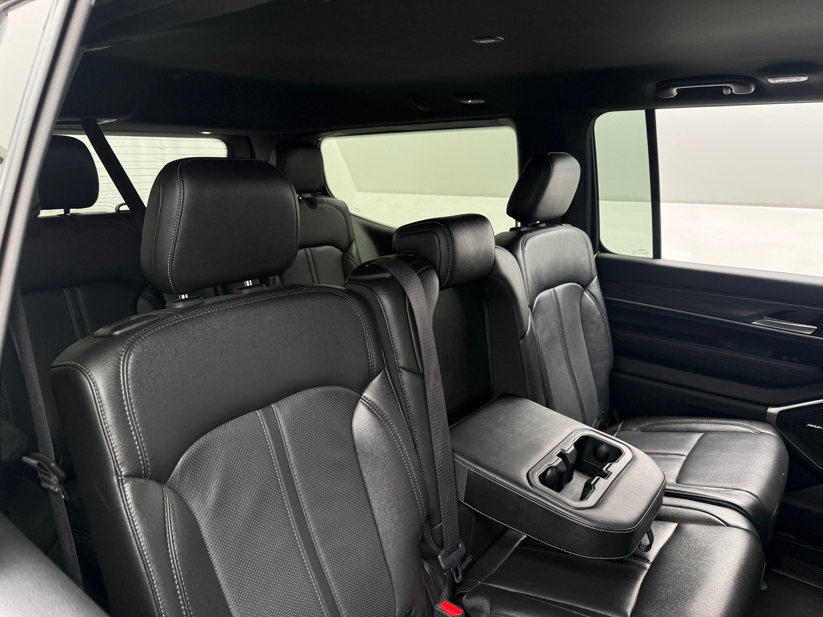 Thumbnail: 2024 Jeep Wagoneer - 5