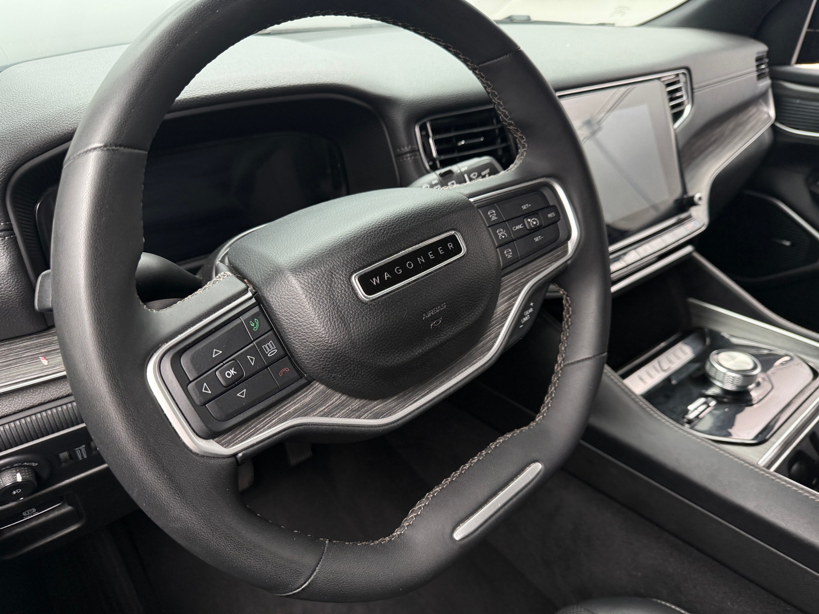 Thumbnail: 2024 Jeep Wagoneer - 4