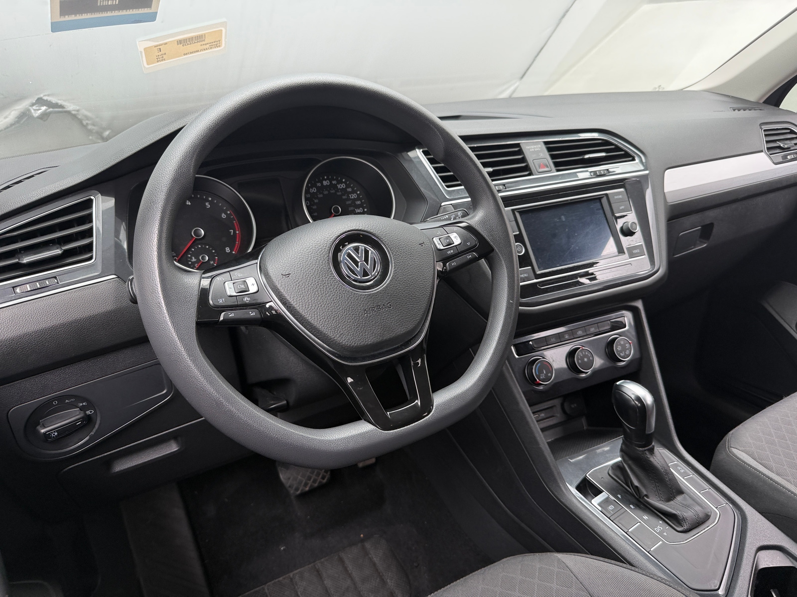 Thumbnail: 2020 Volkswagen Tiguan - 5
