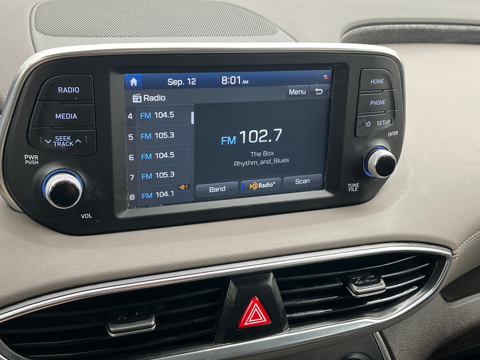 Thumbnail: 2019 Hyundai Santa Fe - 4