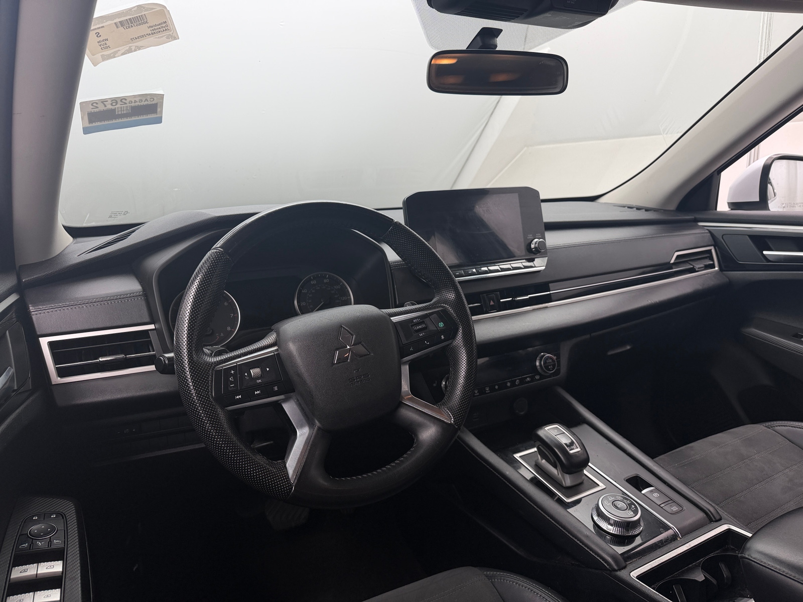 Thumbnail: 2023 Mitsubishi Outlander - 2