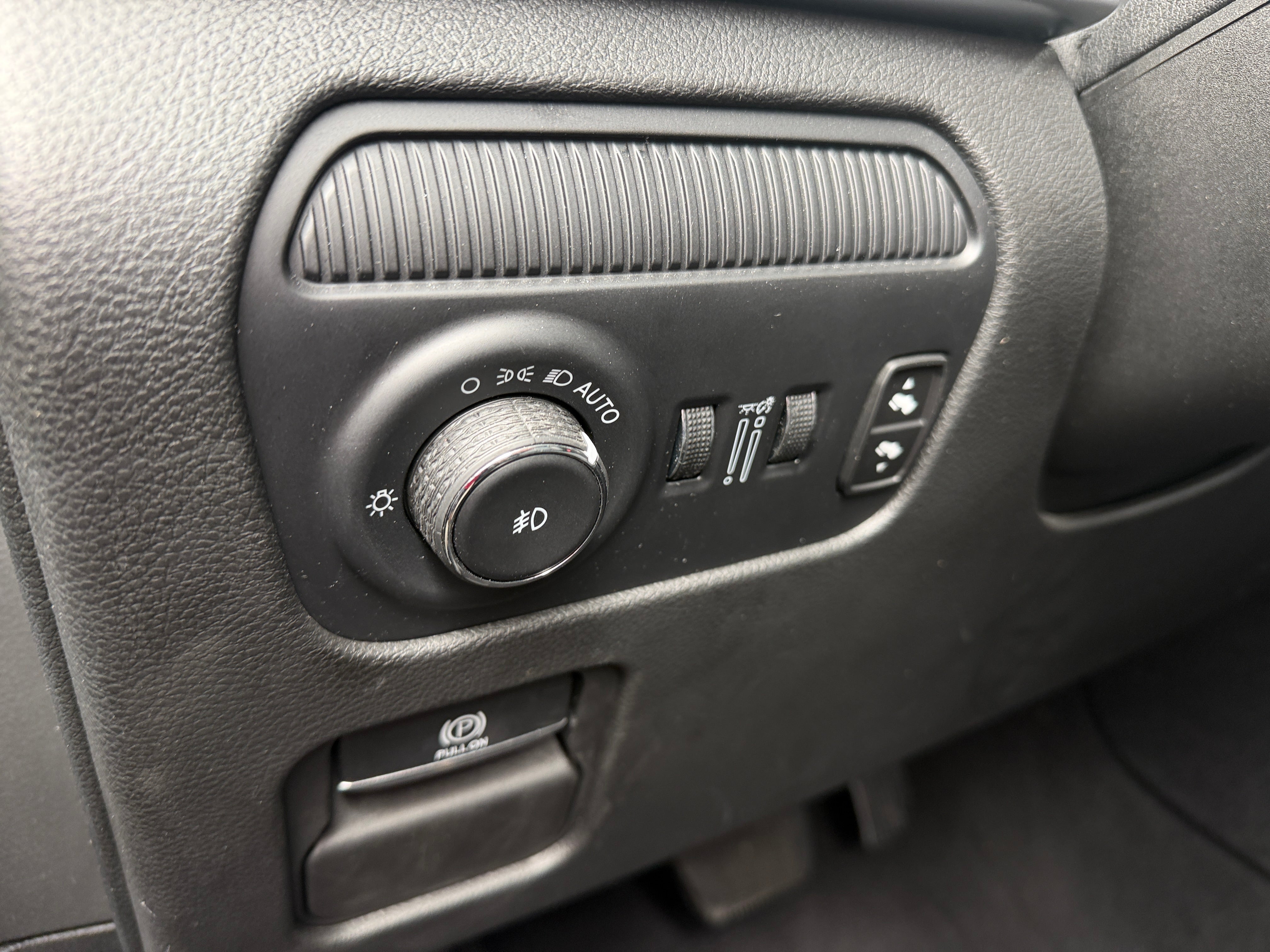 2024 Jeep Wagoneer L Series II - Photo 15