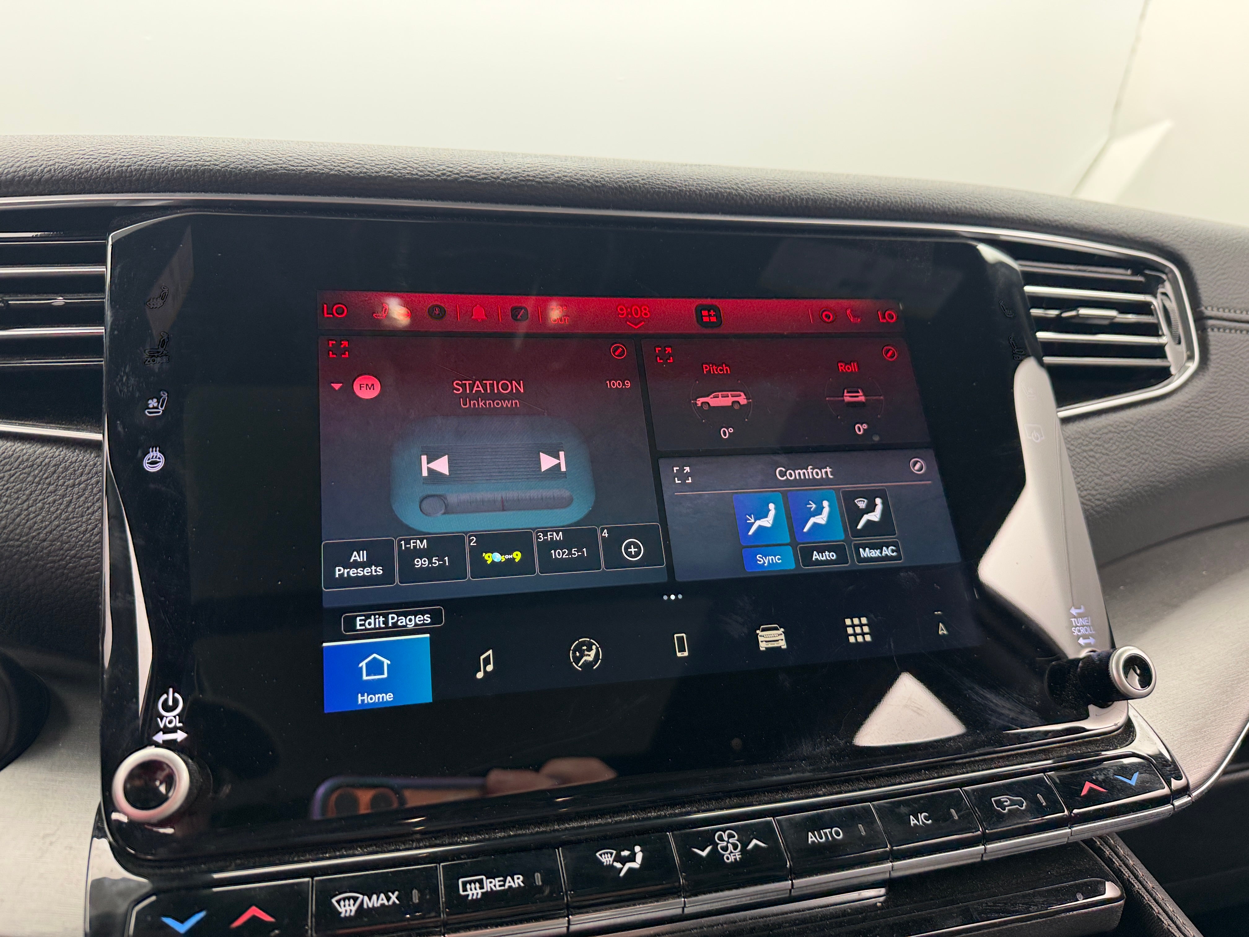 2024 Jeep Wagoneer L Series II - Photo 18