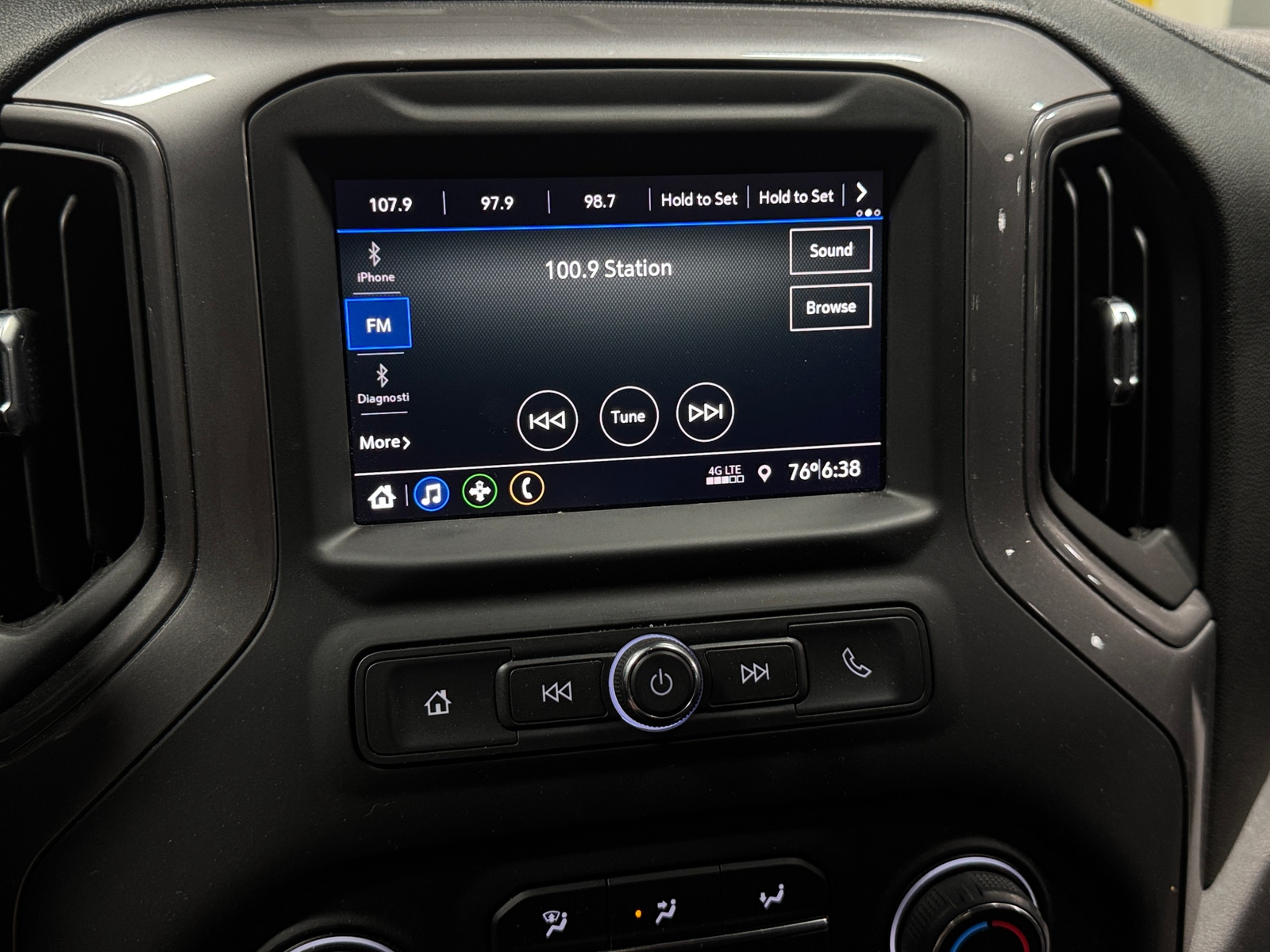 Thumbnail: 2022 Chevrolet Silverado 1500 - 4