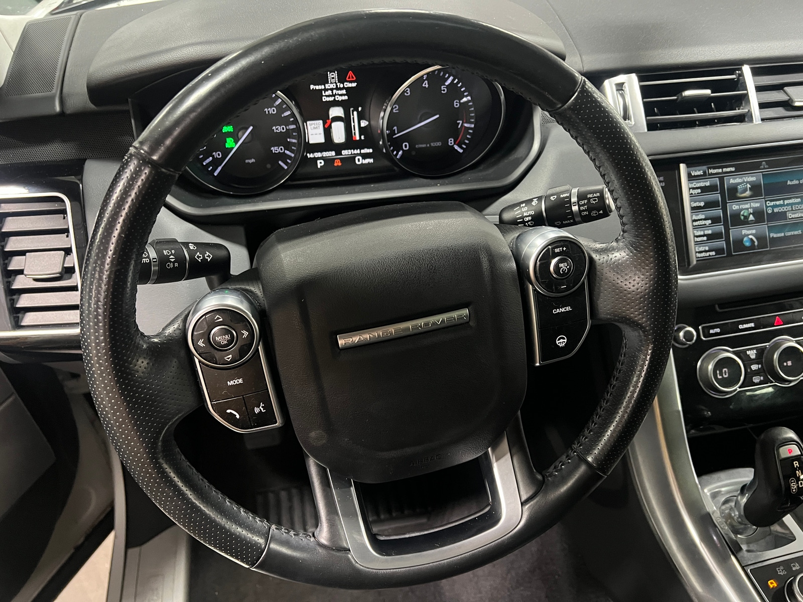 Thumbnail: 2015 Land Rover Range Rover Sport - 4