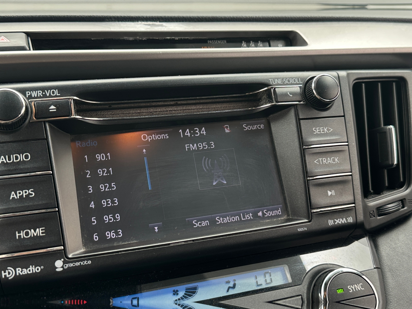 Thumbnail: 2018 Toyota RAV4 - 4