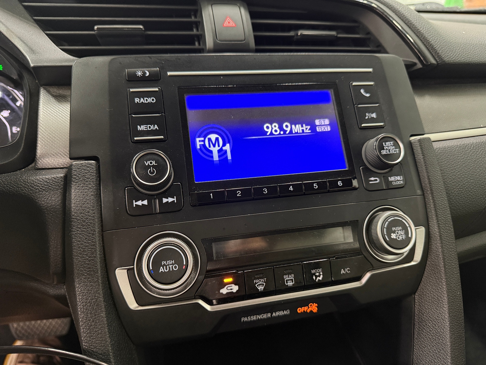 Thumbnail: 2016 Honda Civic - 4