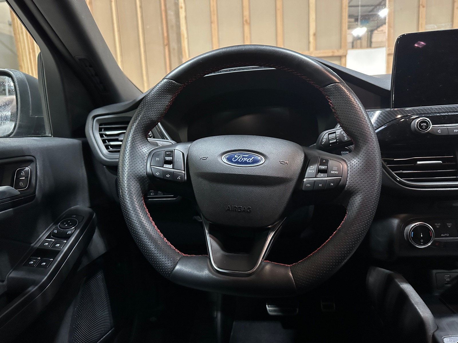 Thumbnail: 2023 Ford Escape - 5
