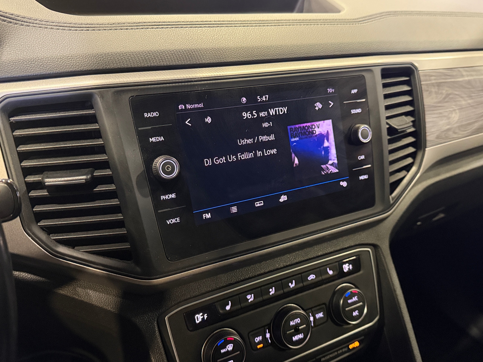 Thumbnail: 2020 Volkswagen Atlas - 3