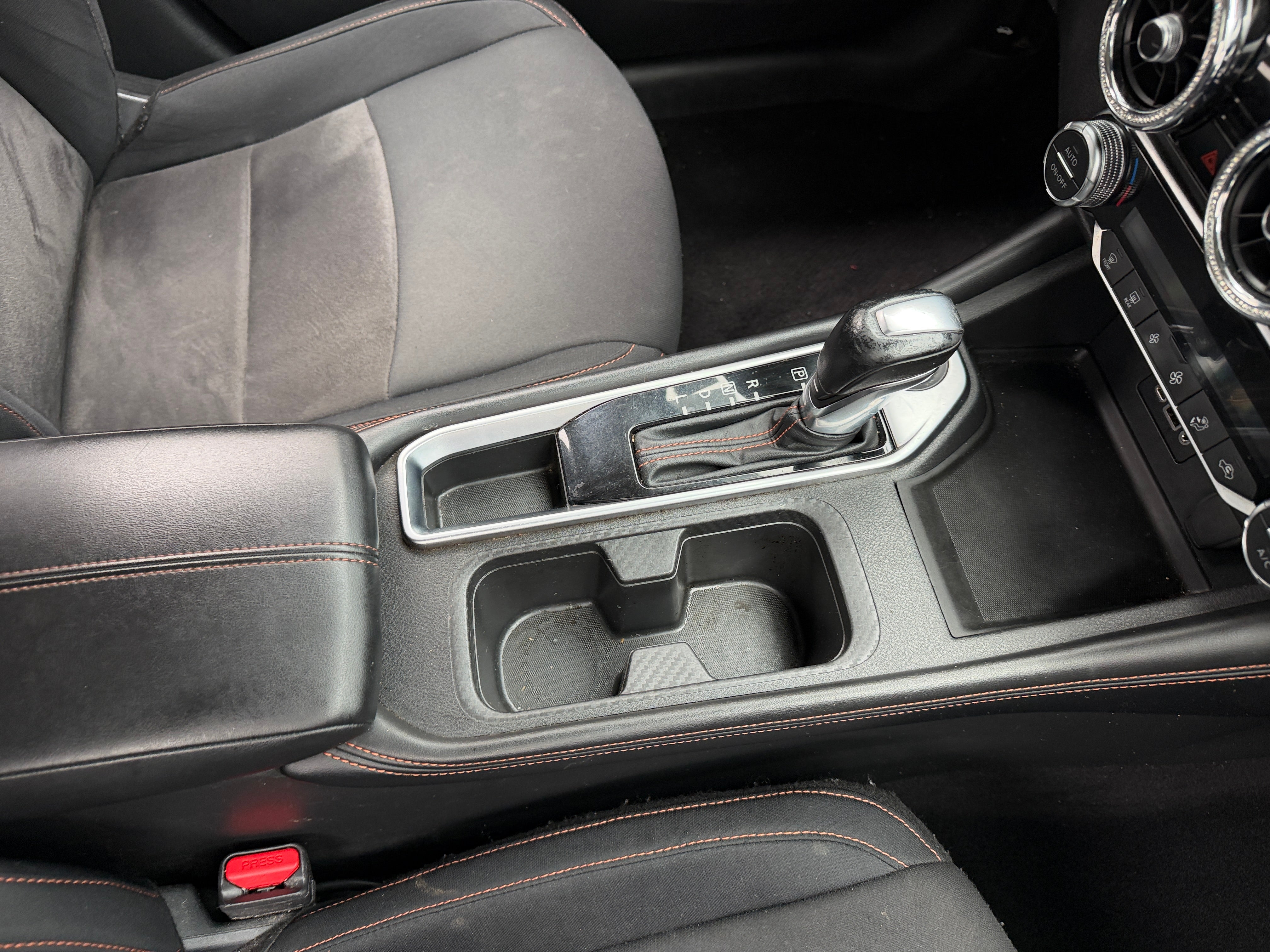 3N1AB8DV9NY317858