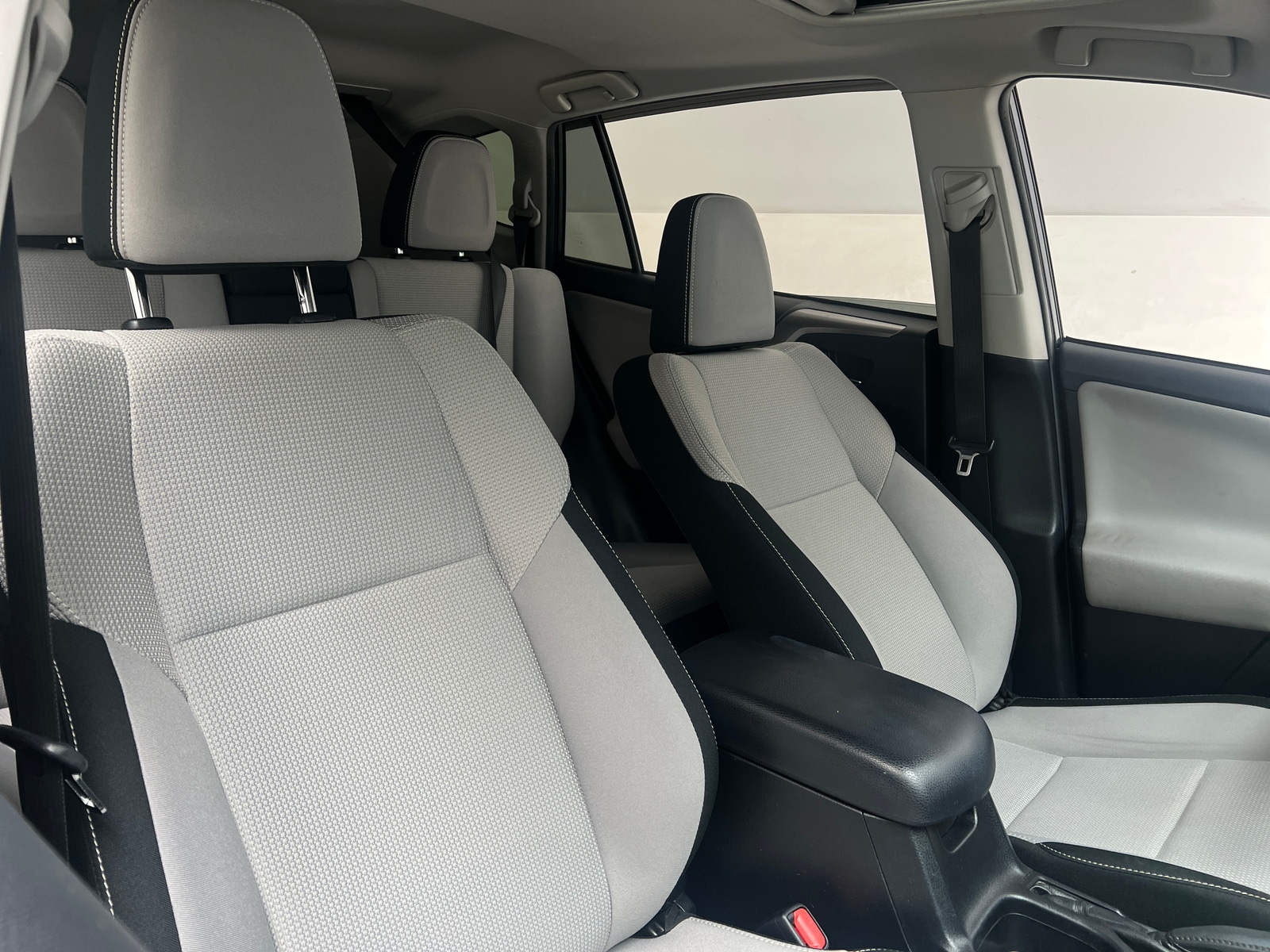 Thumbnail: 2017 Toyota RAV4 - 2