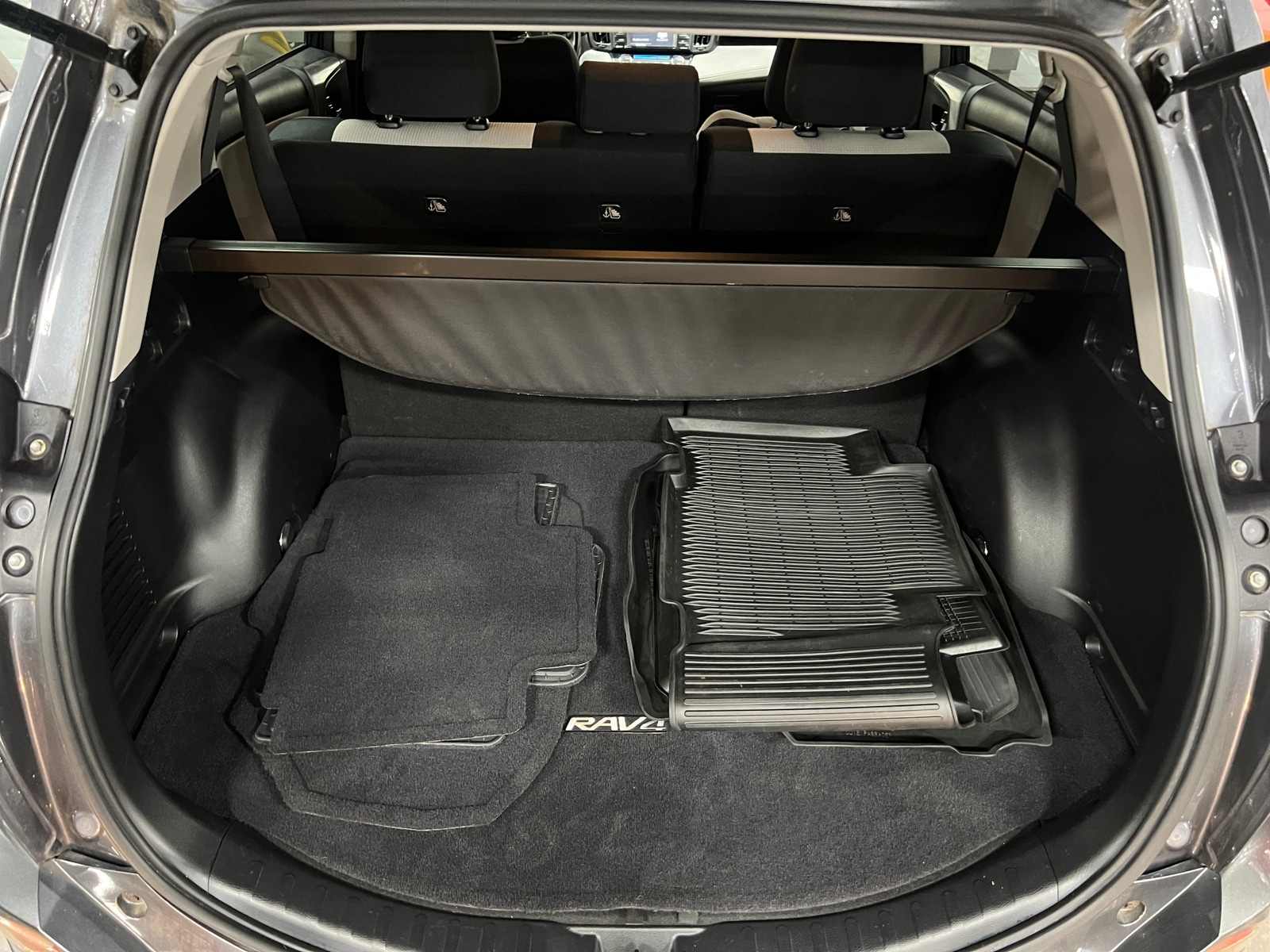 Thumbnail: 2017 Toyota RAV4 - 7