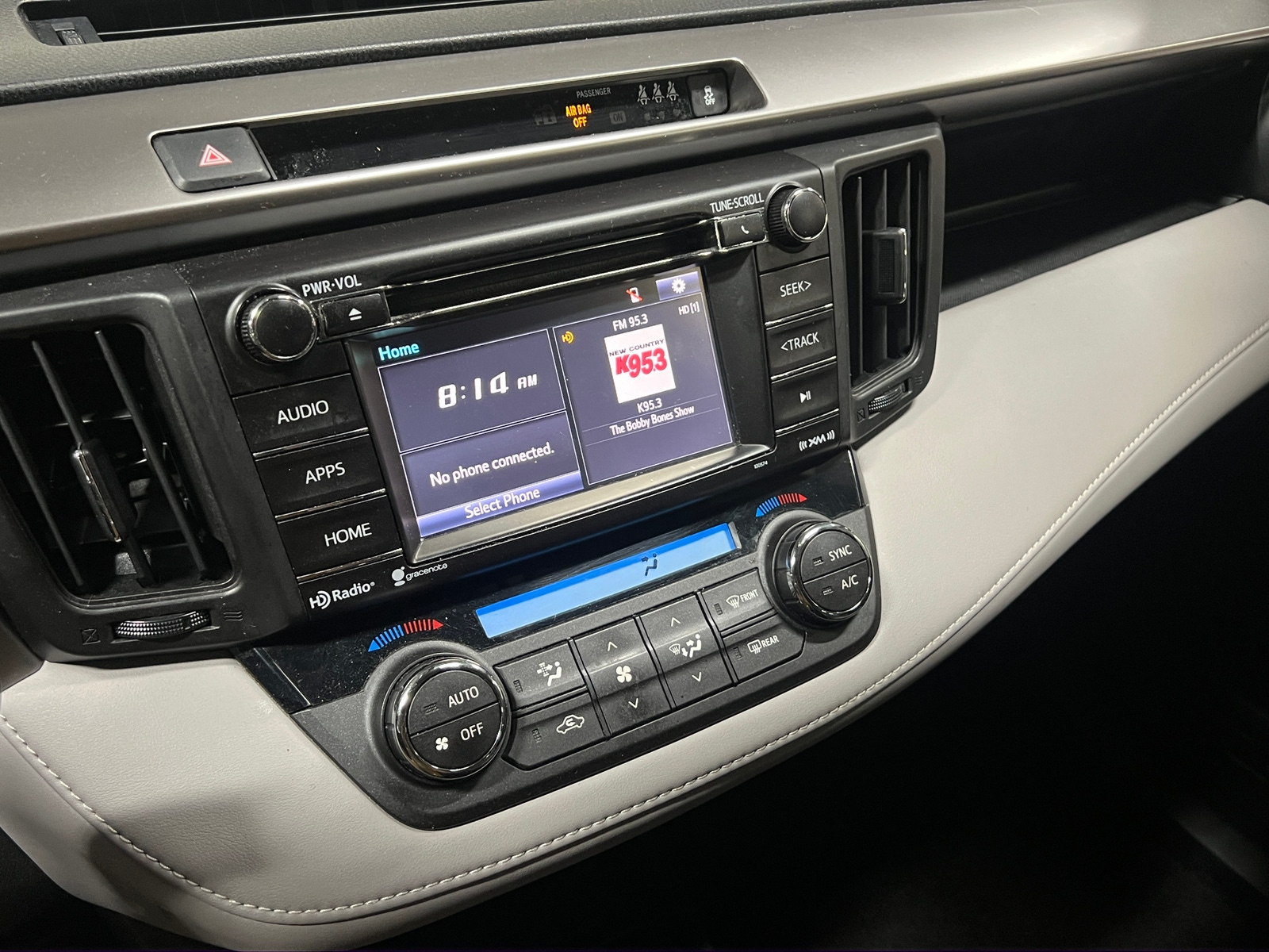 Thumbnail: 2017 Toyota RAV4 - 4