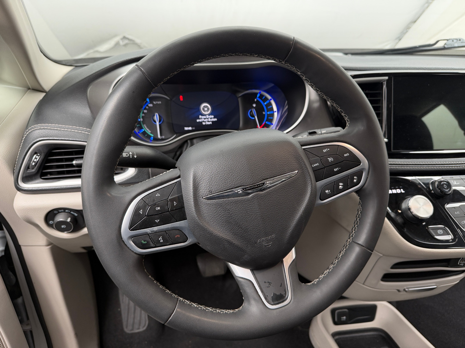 Thumbnail: 2024 Chrysler Pacifica - 4