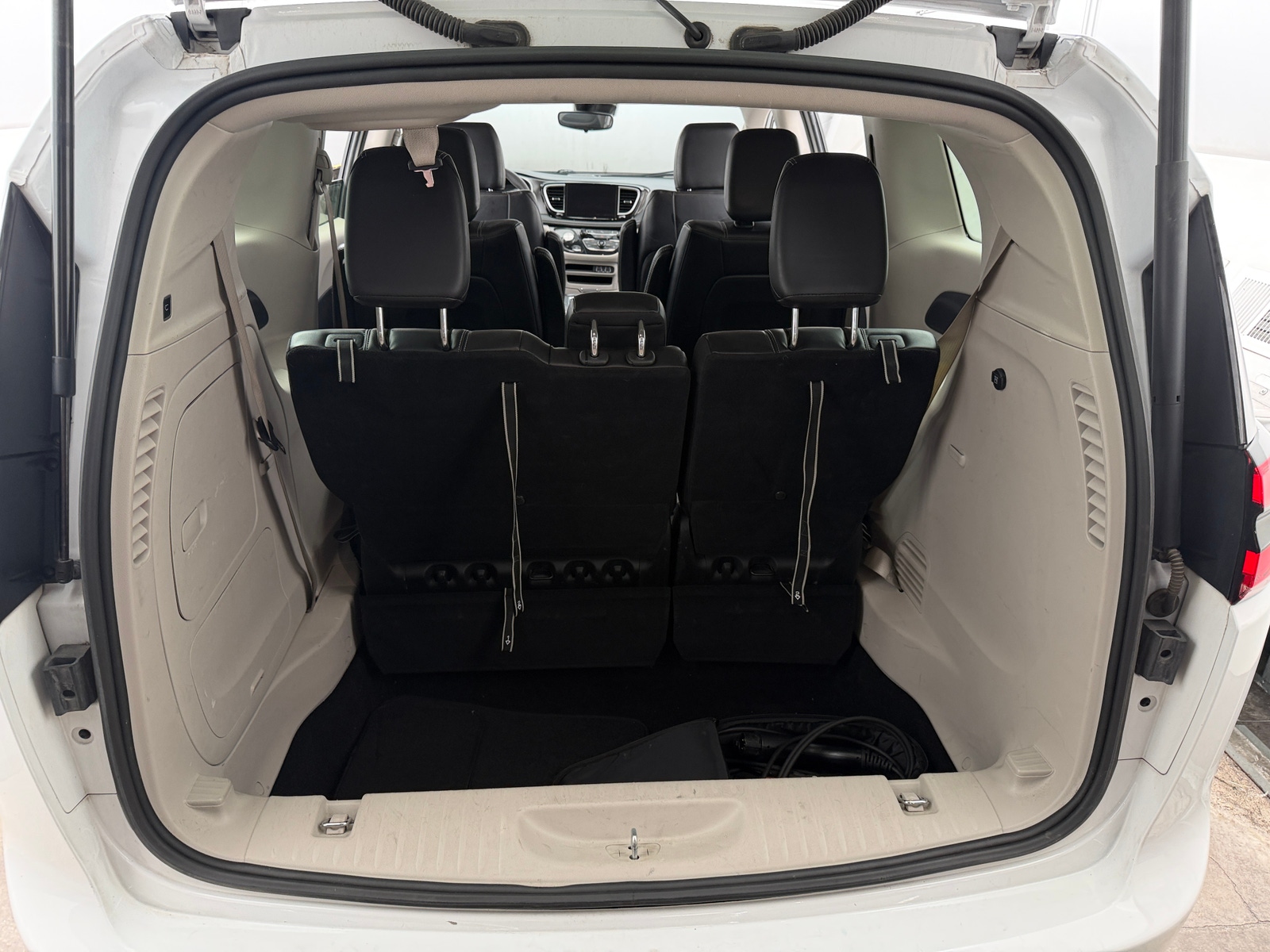 Thumbnail: 2024 Chrysler Pacifica - 6