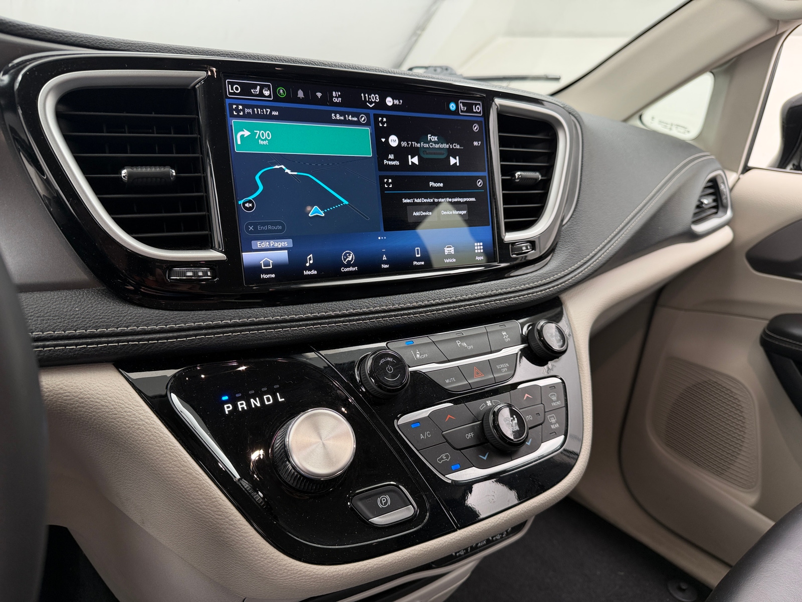 Thumbnail: 2024 Chrysler Pacifica - 3