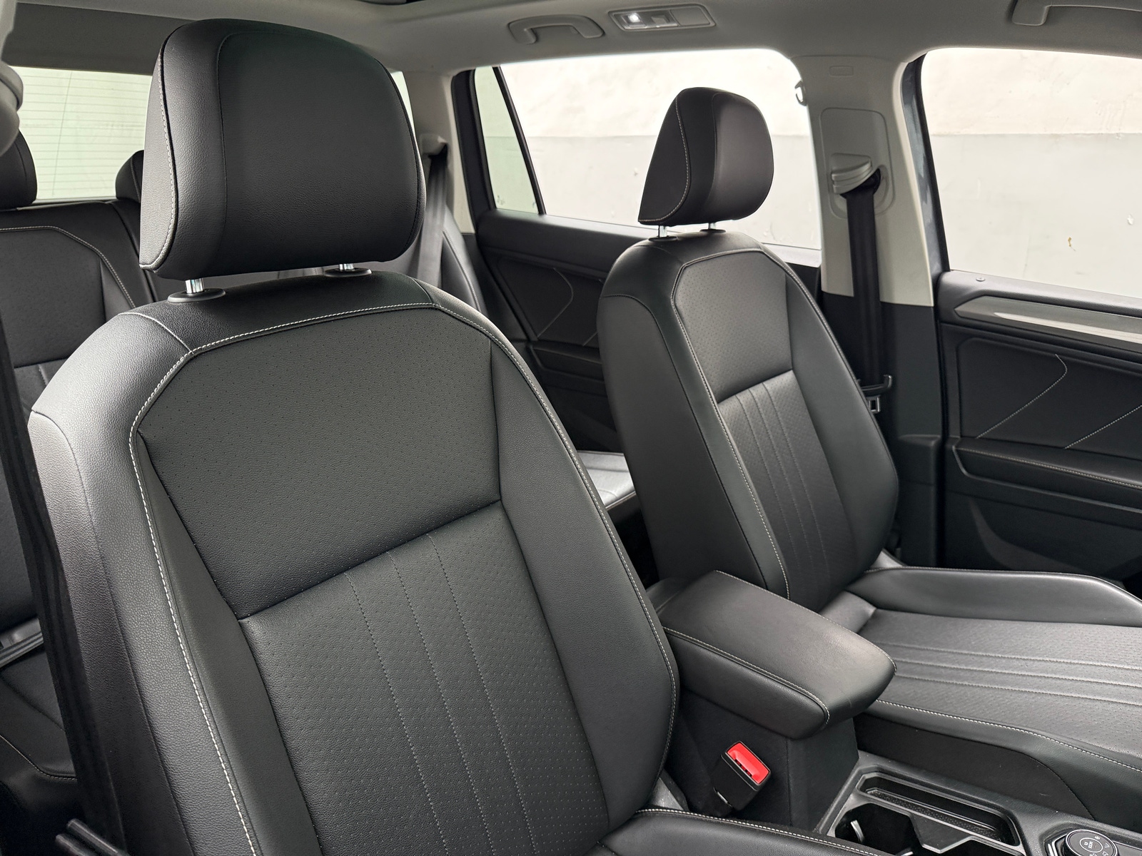 Thumbnail: 2022 Volkswagen Tiguan - 2